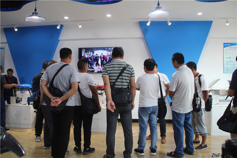 1568011824511972.jpg 河北智飛極農無人機科技|保定ASFC無人機駕駛員培訓考證|打藥撒藥噴藥植保無人機